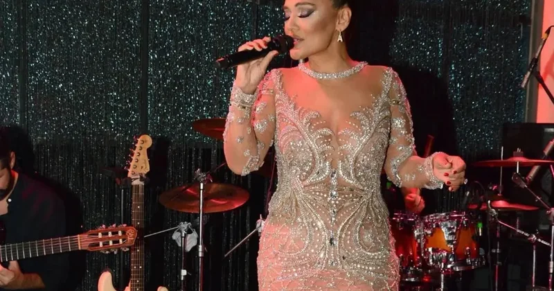 Demet Akalın ın canlı performansı olay oldu: Ben olsam mekanı terk ederdim