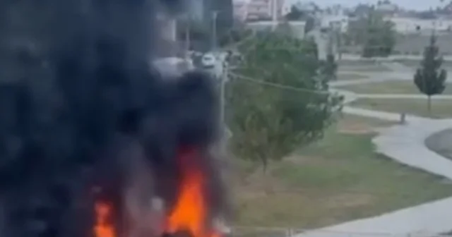 Park halindeki kamyonun kupası yandı Adana Haberleri