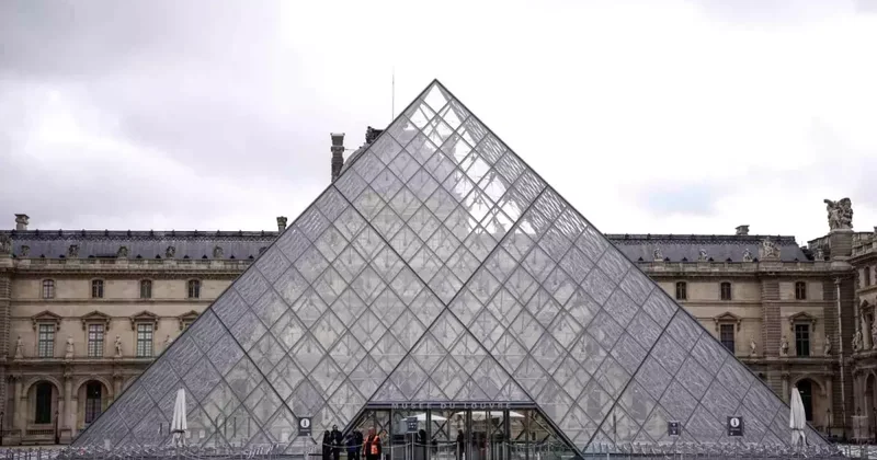 Louvre Müzesi ndeki şok soygunda maddi kaybın boyutu belli oldu