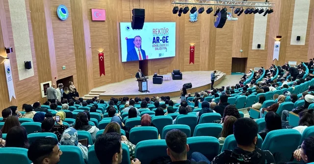 KAEÜ Rektörü Karahocagil, üniversitedeki AR GE gönüllüleriyle buluştu Kırşehir Haberleri