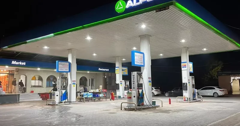 Türkiye de 300 den fazla istasyonu var! Akaryakıt devi resmen satıldı