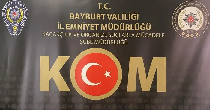 Bayburt’ta kaçak alkol ve tütün operasyonlarında 4 şüpheli gözaltına alındı