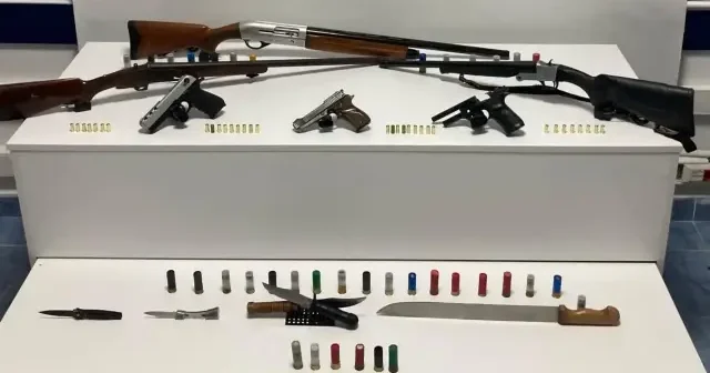 Samsun da yasa dışı silahlanma operasyonu : 2 kişi hakkında adli işlem başlatıldı Samsun Haberleri