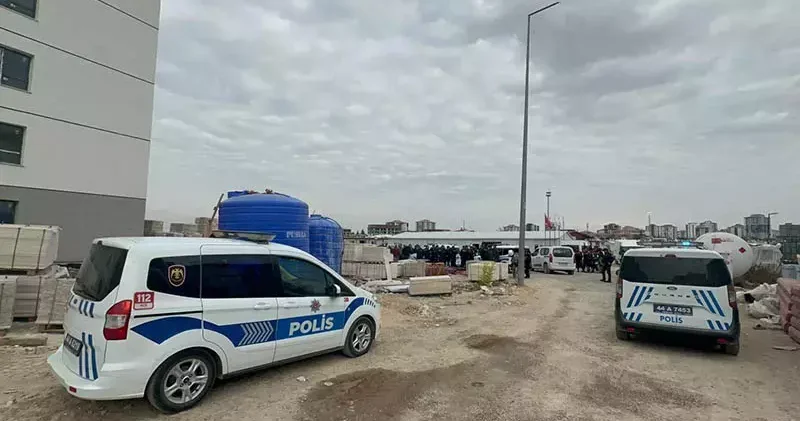 İnşaat şantiyesinde sopalı, bıçaklı kavga: 4 yaralı