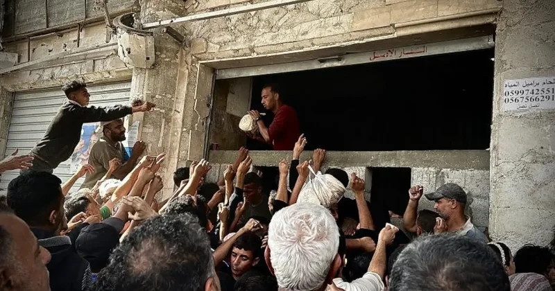 İsrail açlığı silah olarak kullanıyor! Gazze de un sevkiyatına engel!