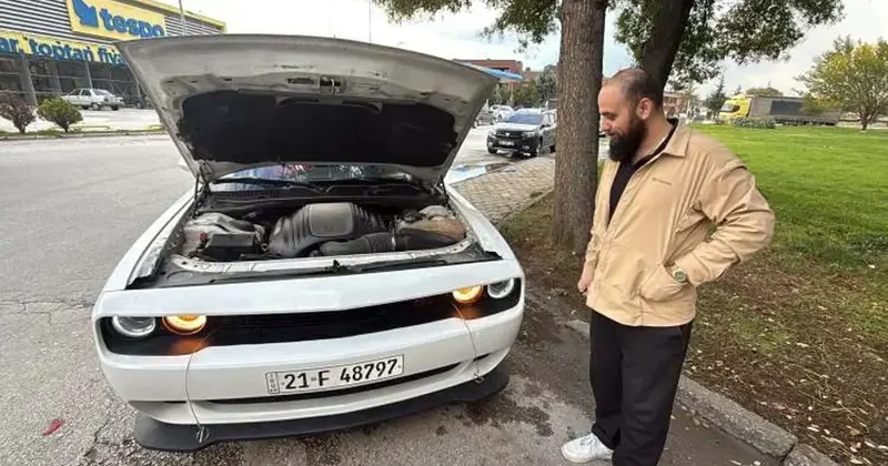 Asgari ücretle çalışıyor, milyonluk aracı için yemek yemiyor...