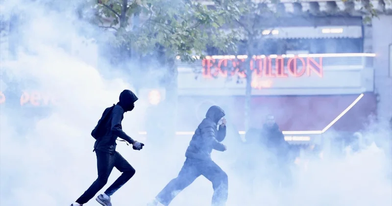Fransa da yeni protestolar öncesi alarm! Askerler sahaya iniyor