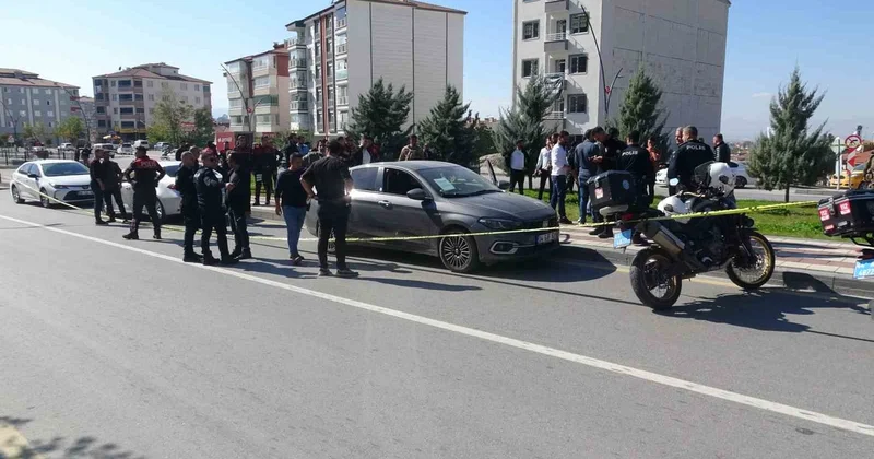 Sokak ortasında kanlı dehşet! 61 yaşındaki eşini bıçakladı, yakalanınca intihara kalkıştı