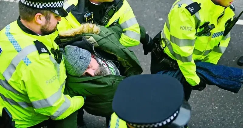 İngiltere’de Filistin destekçilerine şiddet Avrupa Haberleri