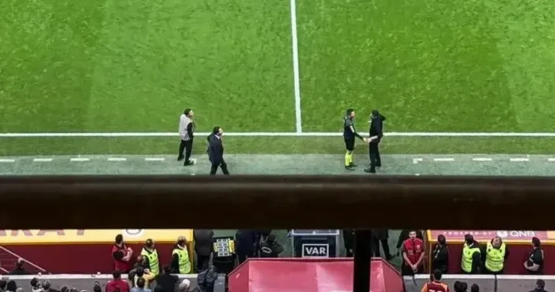 Volkan Demirel ile Okan Buruk arasında gerginlik: İlk yarıya damga vuran tartışma VİDEO Futbol Haberleri