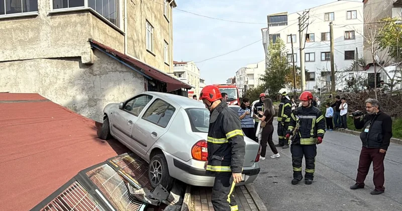 Kocaeli de otomobil evin çatısına düştü Sözcü Gazetesi