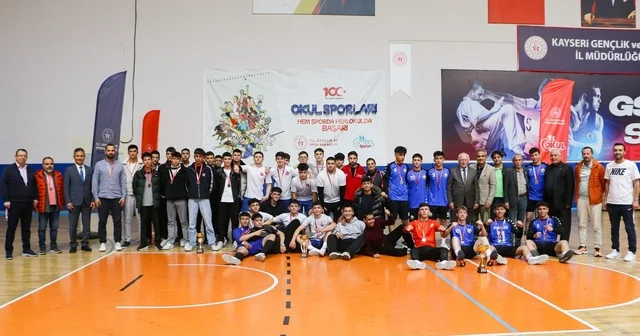 Okullu Gençler Hentbol Müsabakaları tamamlandı Kayseri Haberleri