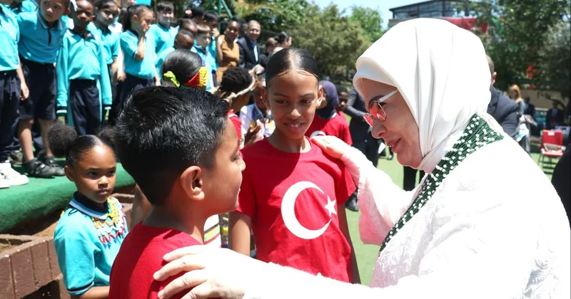 Emine Erdoğan: Afrikalı çocuklarımızla buluşmaktan mutluluk duydum