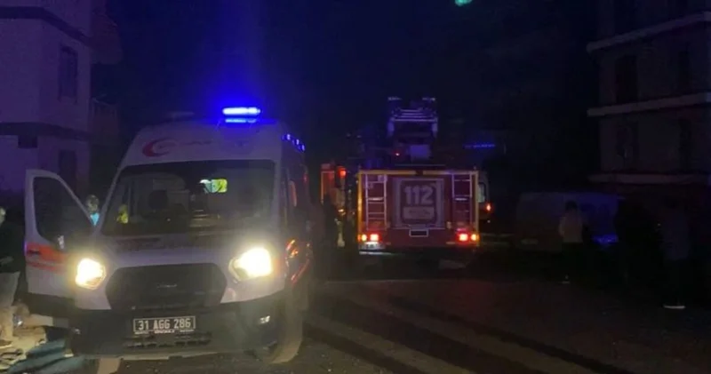 Hatay da yangın çıkan binada 2 kişi öldü, 14 kişi dumandan etkilendi