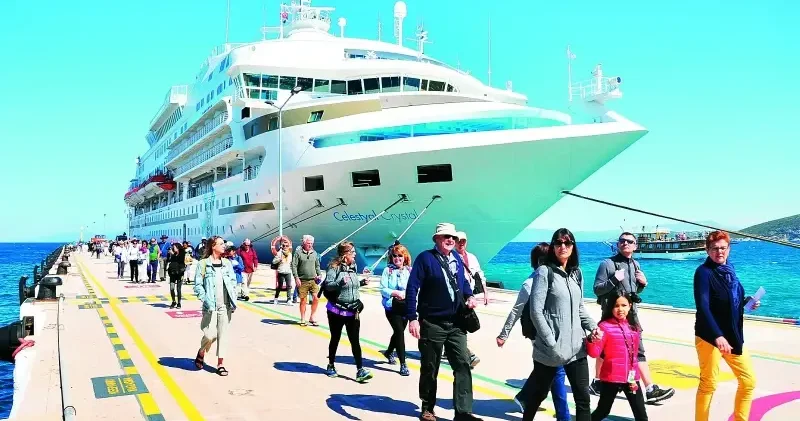 Ekimde 5,7 milyon turist geldi Ekonomi Haberleri