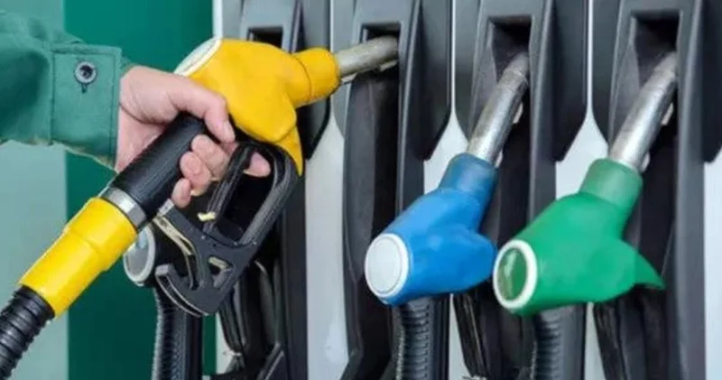 Akaryakıtta tabela yine değişiyor: Daha dün zam gelmişti