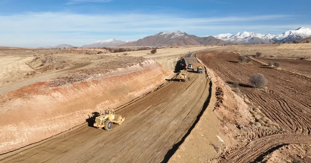 Büyükşehir den Tomarza nın kırsal bağlantı yoluna önemli çalışma Kayseri Haberleri