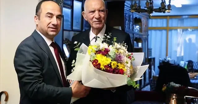 İl Emniyet Müdürü Yılmaz, 92 yaşındaki emekli öğretmeni ziyaret etti Eskişehir Haberleri