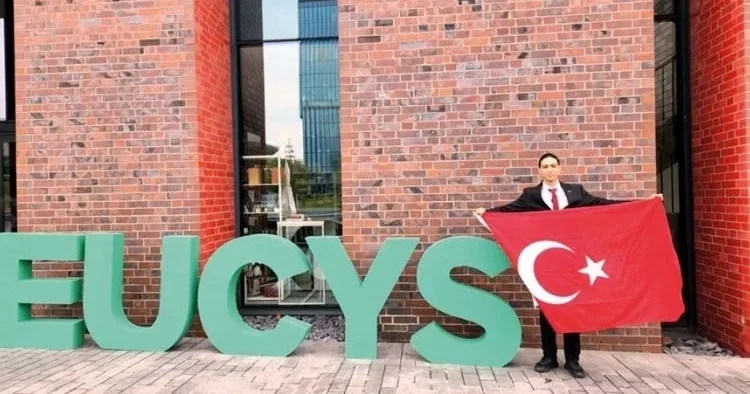 Liseli Can kimyada dünya birincisi