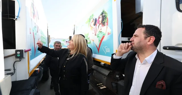 Çöp kamyonlarından çiçek kokuları yayılıyor Denizli Haberleri