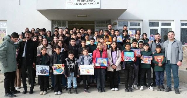 Erzincanlı öğrencilerden Verimli köyüne dostluk köprüsü Erzincan Haberleri