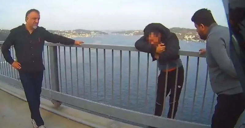 15 Temmuz Şehitler Köprüsü nde intihar etmek isteyen şahsı kurtardılar