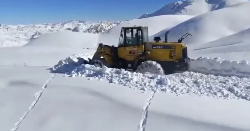Şırnak’ta karla mücadele çalışmaları devam ediyor