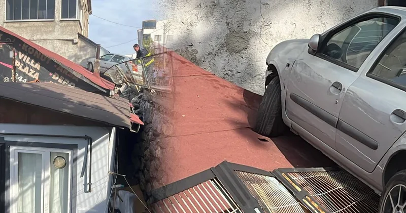 Kocaeli’de korkunç kaza: Park halindeki araca çarptı evin çatısına uçtu