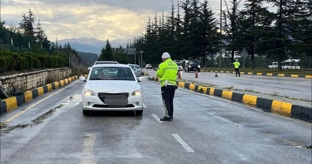 Isparta genelinde polis denetimlerinde 34 aranan şahıs yakalandı Isparta Haberleri