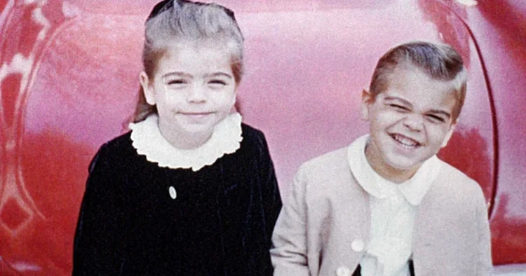 Ne güzel çocukluk anıları biriktirmişlerdi... Ünlü oyuncunun kardeş acısı: O benim kahramanımdı