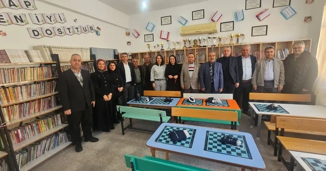 Gönül Hoca dan 21. kütüphane Manisa Haberleri