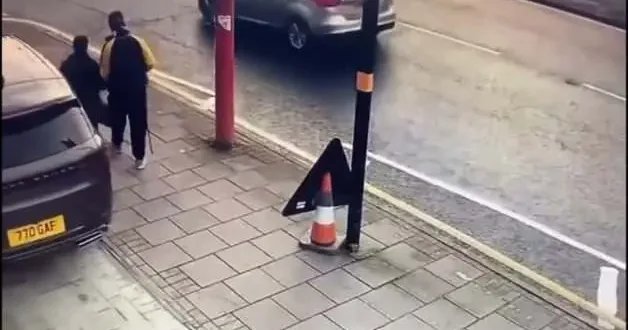 İngiltere de vicdansızlığın böylesi! Biri görme engelli olan çifti ezdi kaçtı