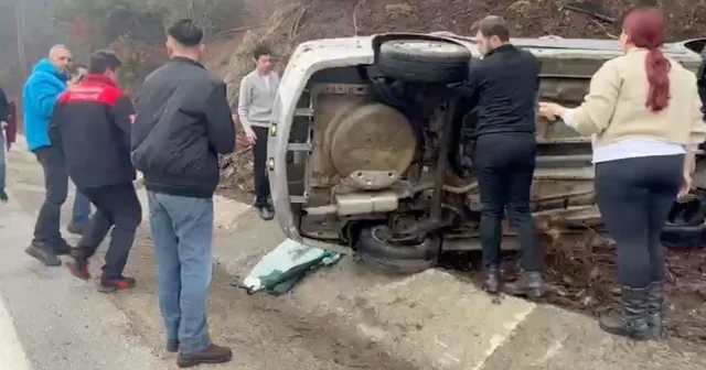 Bolu Abant yolunda kontrolden çıkan araç, takla attı Bolu Haberleri
