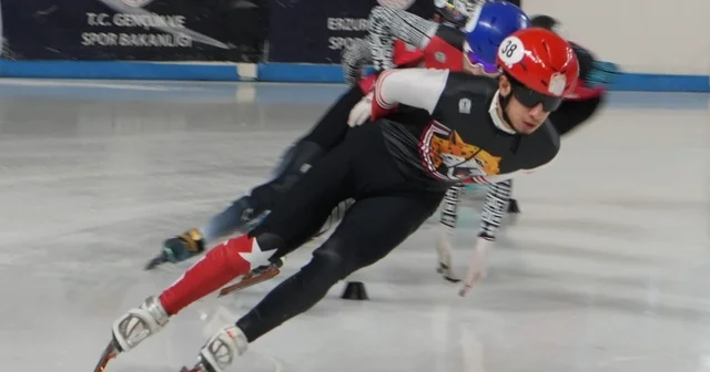 Furkan Akar ve Denis Örs ün hedefi olimpiyat madalyası 25. Kış Olimpiyat Oyunları nda Türkiye yi sürat pateni branşında temsil edecekler Erzurum Haberleri