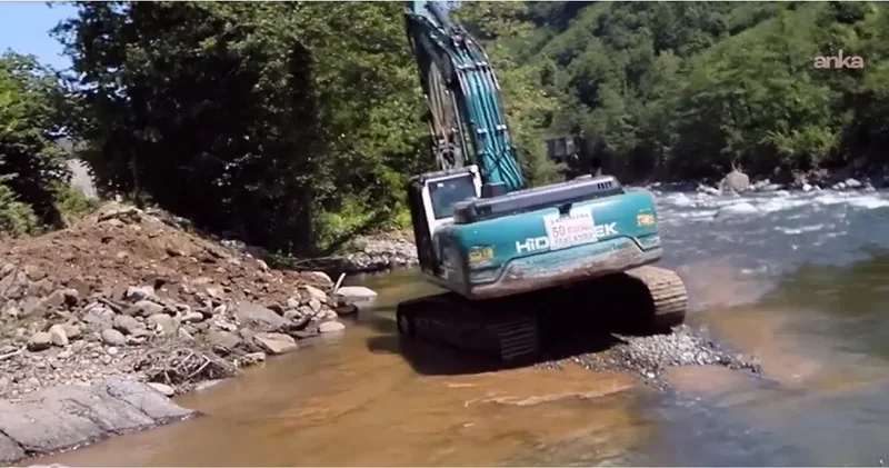 HES tehdidine karşı Fındıklı halkı yine ayakta: İzinsiz iş makineleri kovuldu