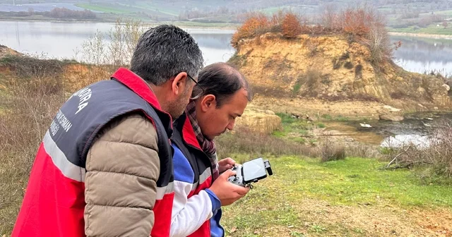 Kaçak avcılığa dronlu müdahale Kıyı şeridine metrelerce uzunluğunda ağ çekmişler Kocaeli Haberleri