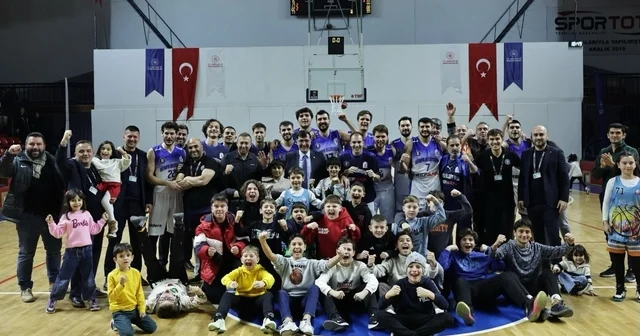 Kütahya Belediyespor Basketbol takımı zirve yarışını sürdürüyor Kütahya Haberleri