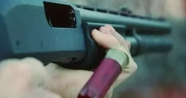 12 yaşındaki çocuk okul müdürünü tüfekle vurdu