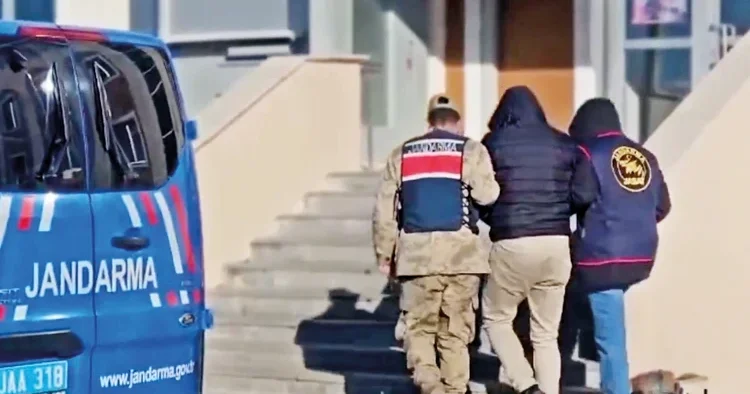 2 haftada 50 FETÖ’cü tutuklandı