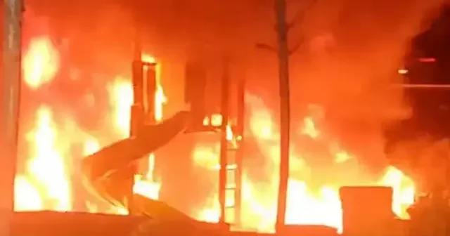 Beylikdüzü nde çocuk parkı ateşe verildi VİDEO İZLE