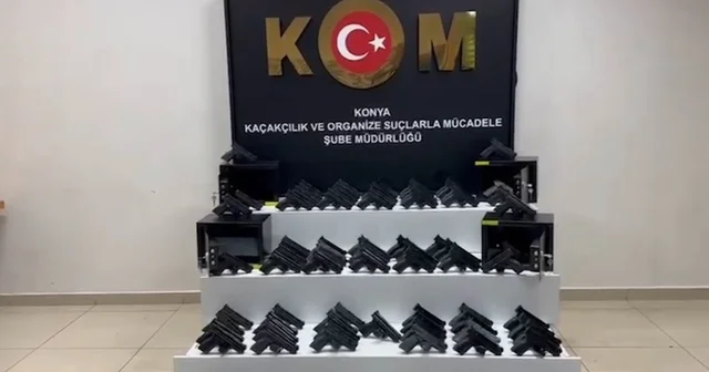 Konya Polisinden kaçak silah operasyonu: 100 tabanca ele geçirildi Konya Haberleri