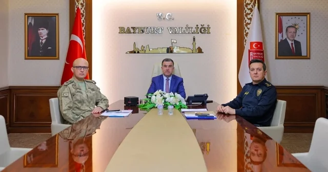 Vali Eldivan, İçişleri Bakanı Yerlikaya başkanlığındaki yeni yıl tedbirleri toplantısına katıldı Bayburt Haberleri