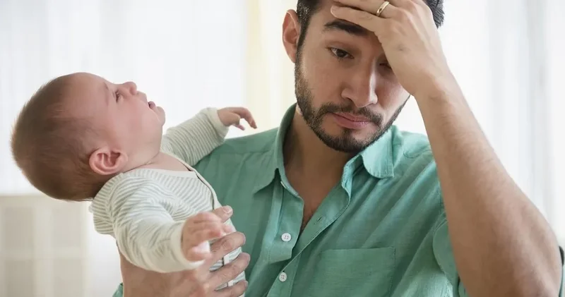 Sadece anneleri vurmuyor! Doğum sonrası babaları bekleyen gizli tehlike ortaya çıktı