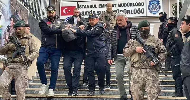 Emlakçı cinayetinin şüphelileri yurt dışına kaçmak isterken Edirne de yakalandı