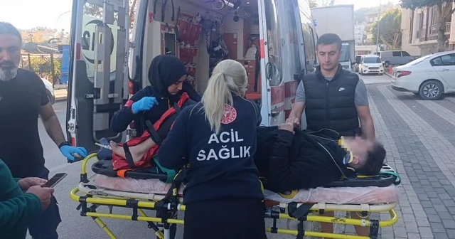 Antalya da U dönüşü yapan otomobille motosiklet çarpıştı: 1 yaralı Plakası koltuğun altından çıkan ehliyetsiz motosikletliye 34 bin 418 TL ceza kesildi Antalya Haberleri