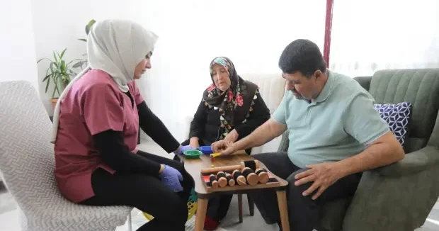 Gaziantep haberleri Gaziantep Büyükşehir den evde fizik tedavi hizmeti 22 Aralık 2025