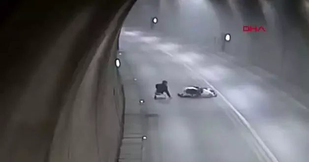 Amasya da motosiklet sürücüsünün dikkatsizliği kazayla sonuçlandı