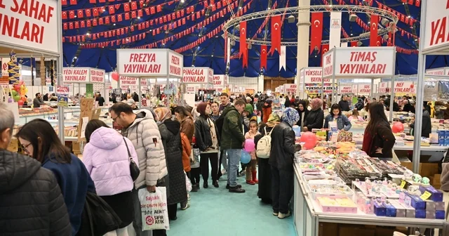 Isparta da 10 günlük kitap şöleni sona erdi Isparta Haberleri