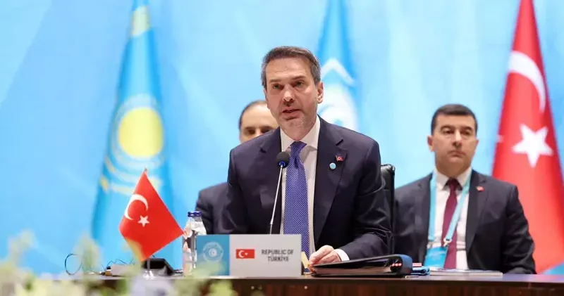 Bakan Bayraktar: Kurulu gücümüzün 3 te 1 i sadece rüzgar ve güneşten