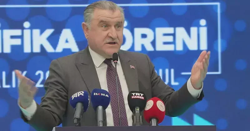 Bakan Bak: Bu ülkenin geleceği sizler olacaksınız